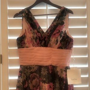 Gorgeous, brand new gown. Fully lined. Perfect for a formal event.